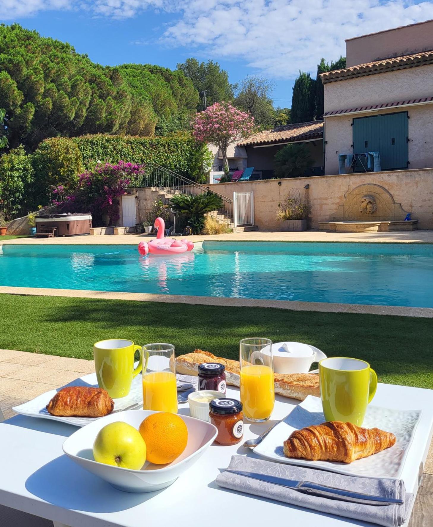 סן-מקסים La Villa Romeo, Piscine Et Spa מראה חיצוני תמונה