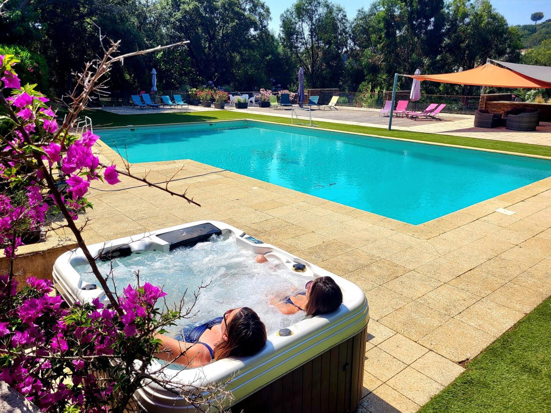 סן-מקסים La Villa Romeo, Piscine Et Spa מראה חיצוני תמונה